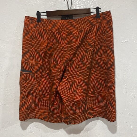 LN Mens Under Armour Board Shorts Size 36 Inseam 10 Orange - Picture 5 of 5